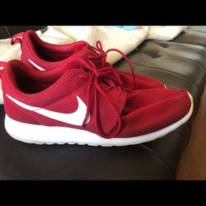 Nike Rose rum men’s size 11